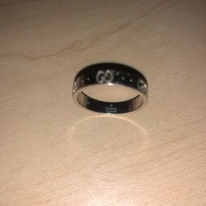 gucci icon thin band ring